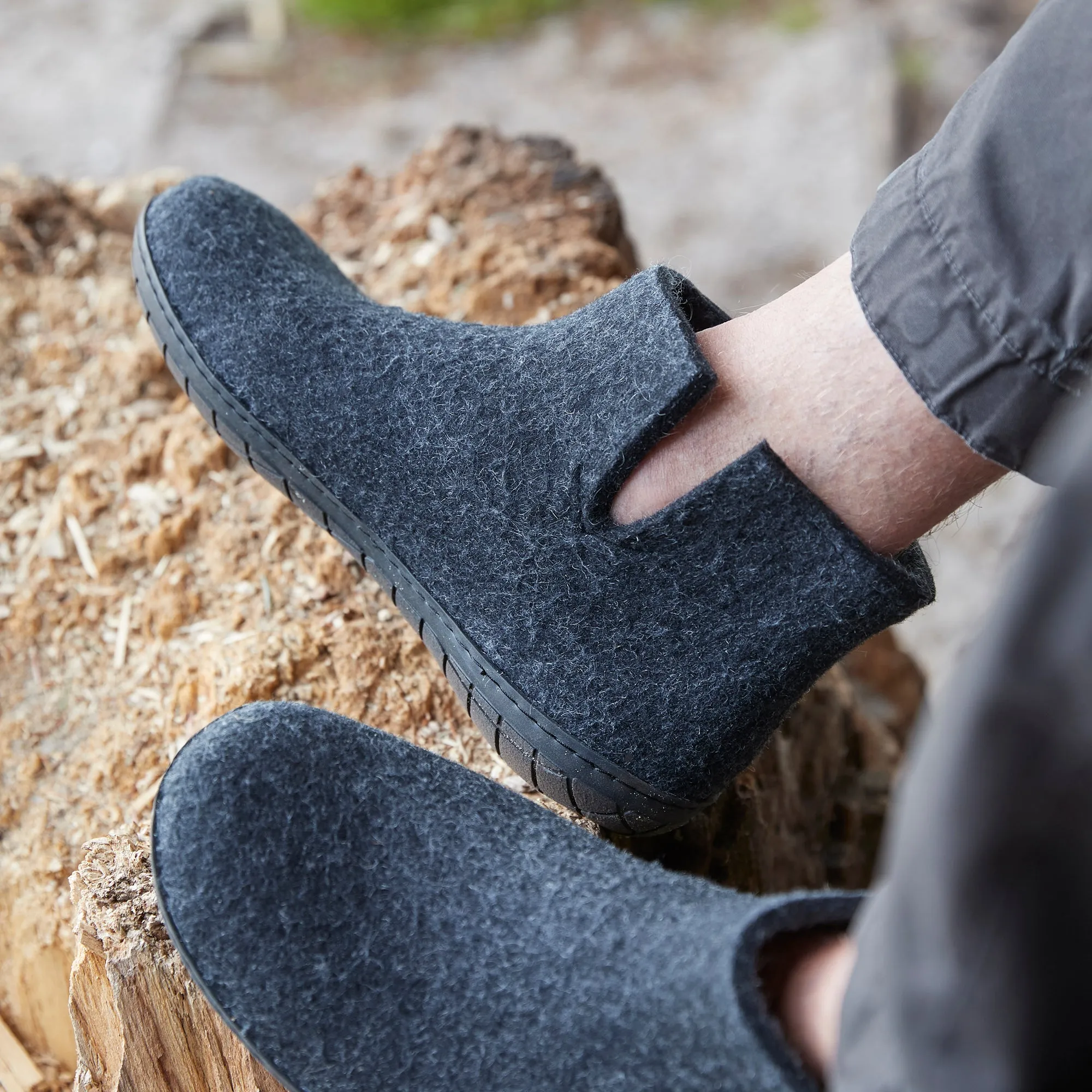 Boot with natural rubber sole - black - Charcoal