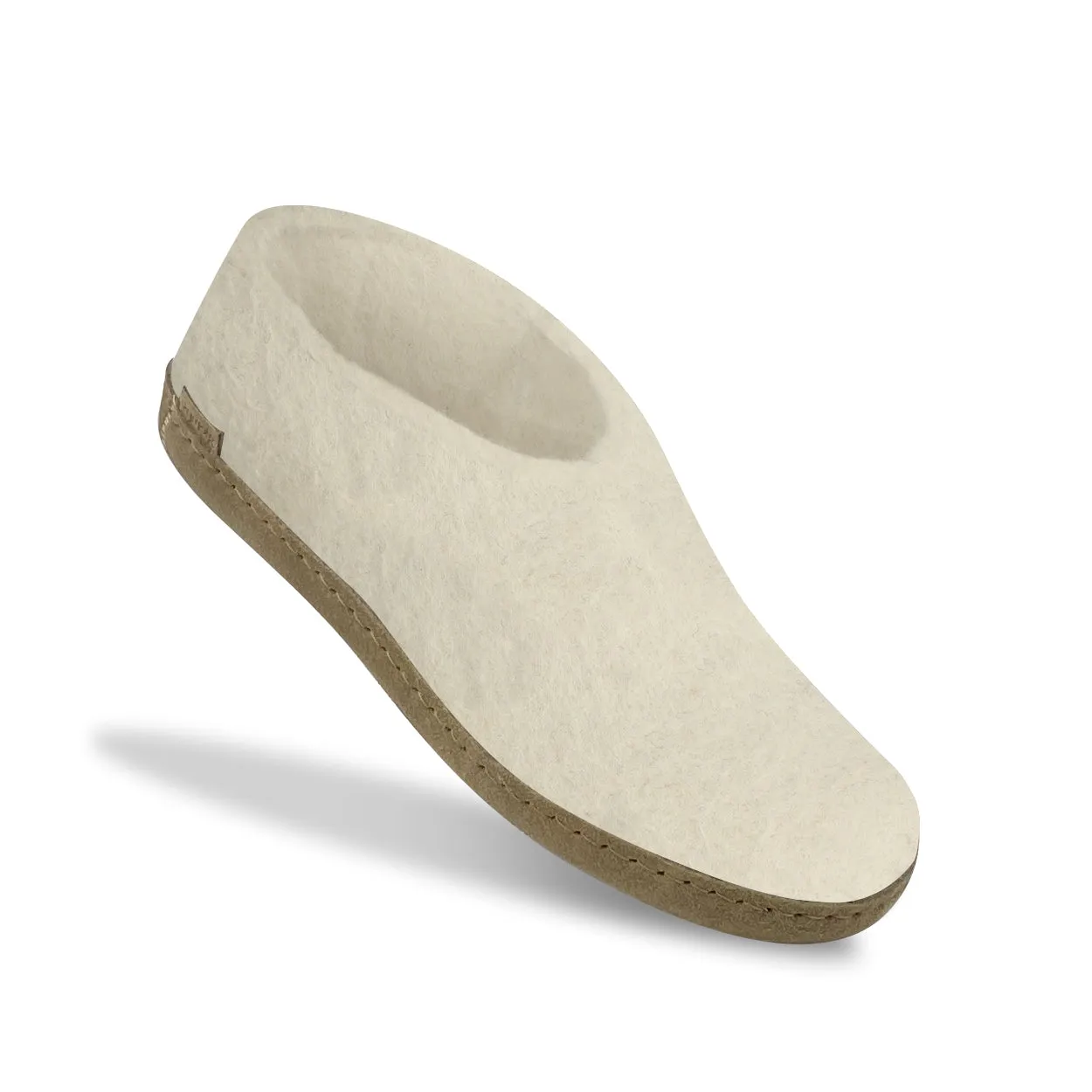 Shoe with leather sole - White