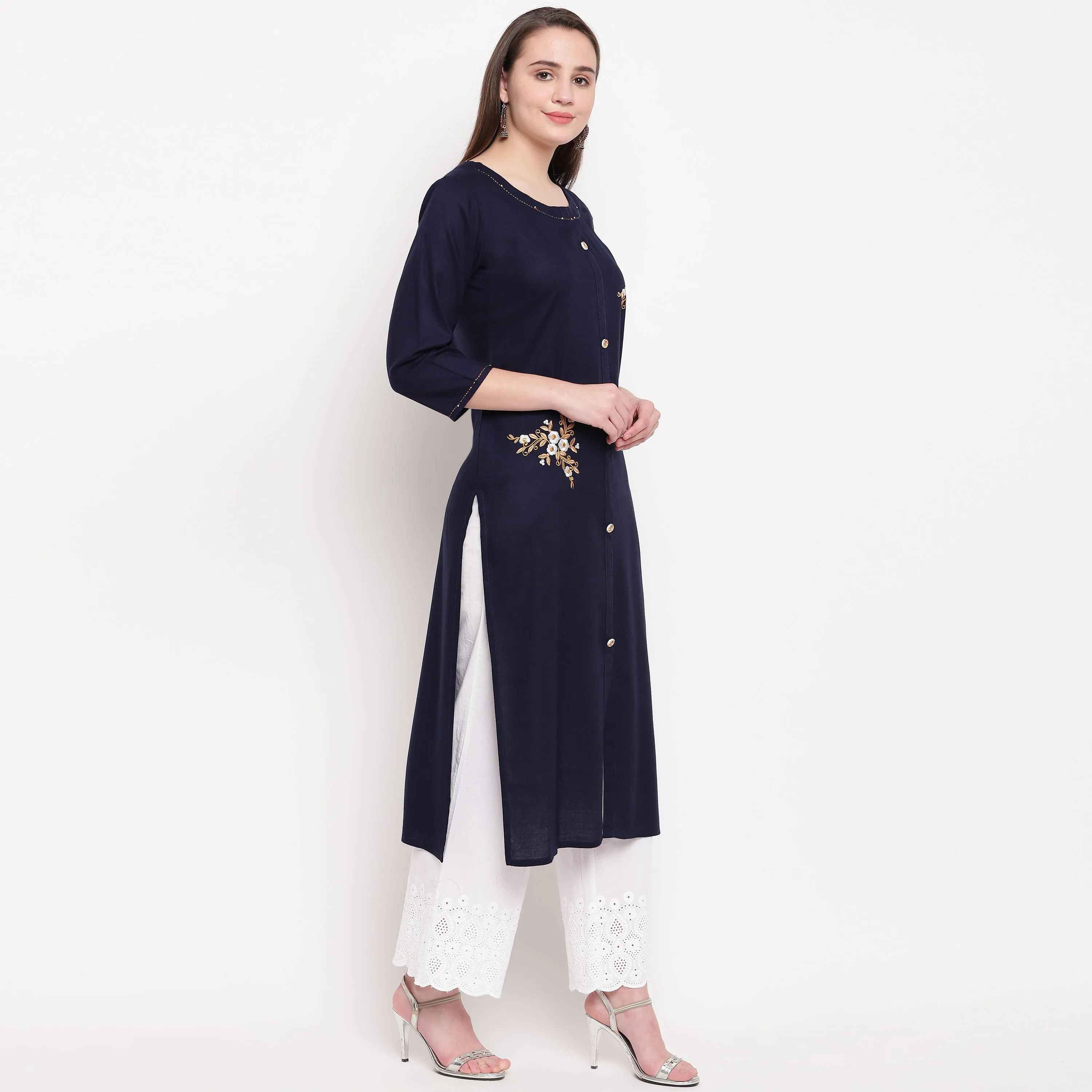 Women'S Embroidered/Solid Straight Rayon Blue Kurta (1Pc)